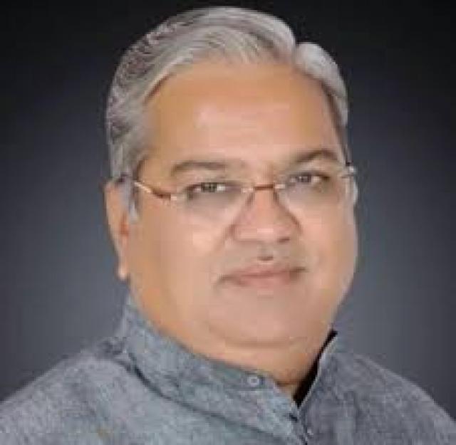ನಿಗದಿತ ಅವಧಿಯೊಳಗೆ  ಕಾಮಗಾರಿ ಪೂರ್ಣಗೊಳಿಸಿ: ಗೋವಿಂದ ಕಾರಜೋಳ 