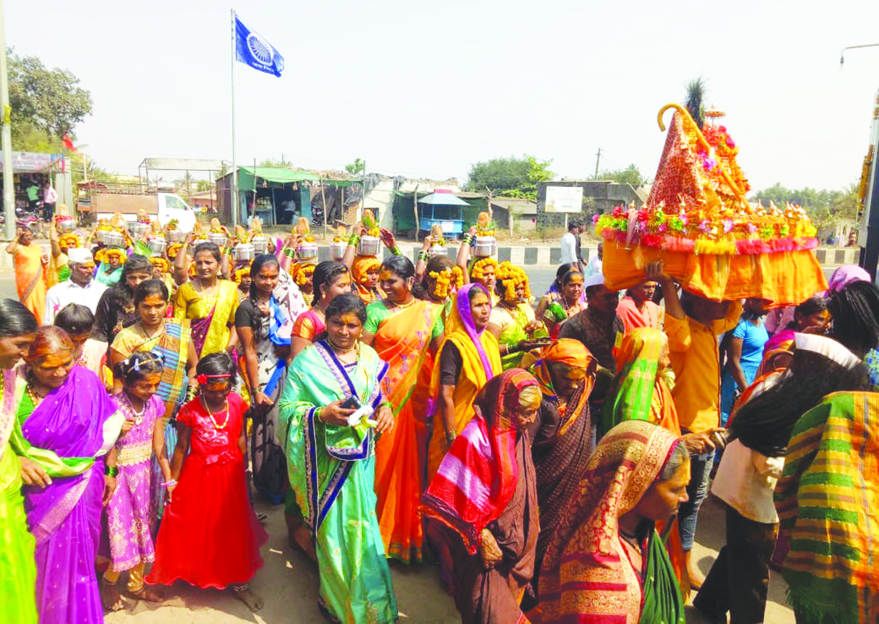 ಯಲ್ಲಮ್ಮದೇವಿ ಜಾತ್ರಾ ಮಹೋತ್ಸವದ ನಿಮಿತ್ತ ಕುಂಭ ಮೆರವಣಿಗೆ