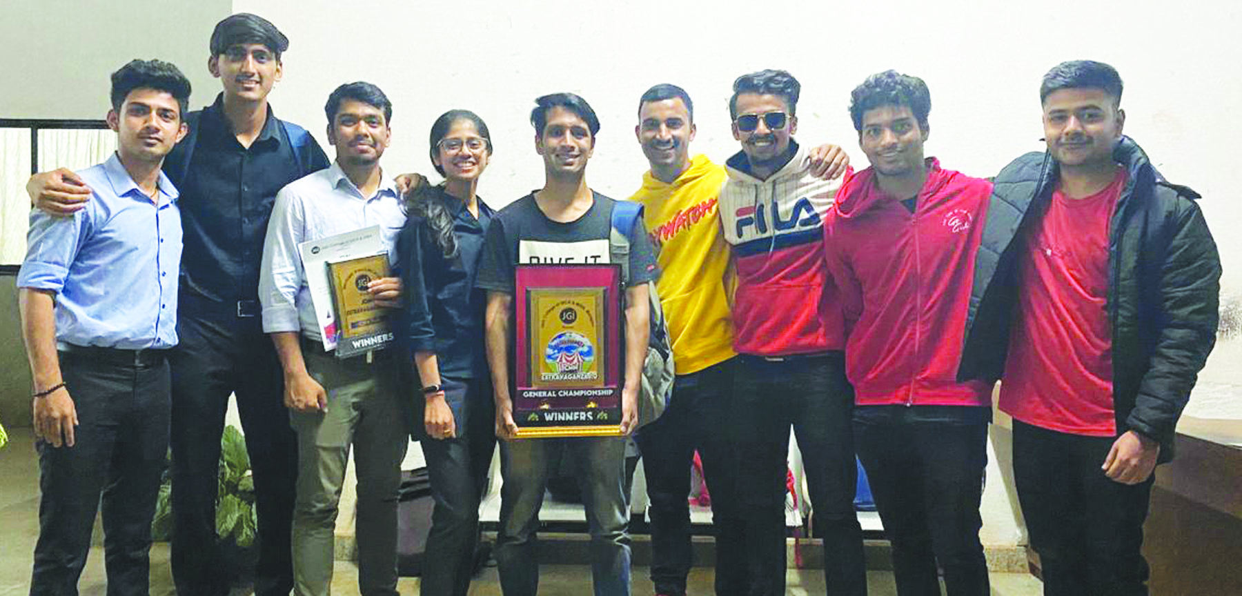 ಲಿಂಗರಾಜ ಬಿಬಿಎ ಮಹಾವಿದ್ಯಾಲಯಕ್ಕೆ ಸಮಗ್ರ ವೀರಾಗ್ರಣಿ ಪ್ರಶಸ್ತಿ