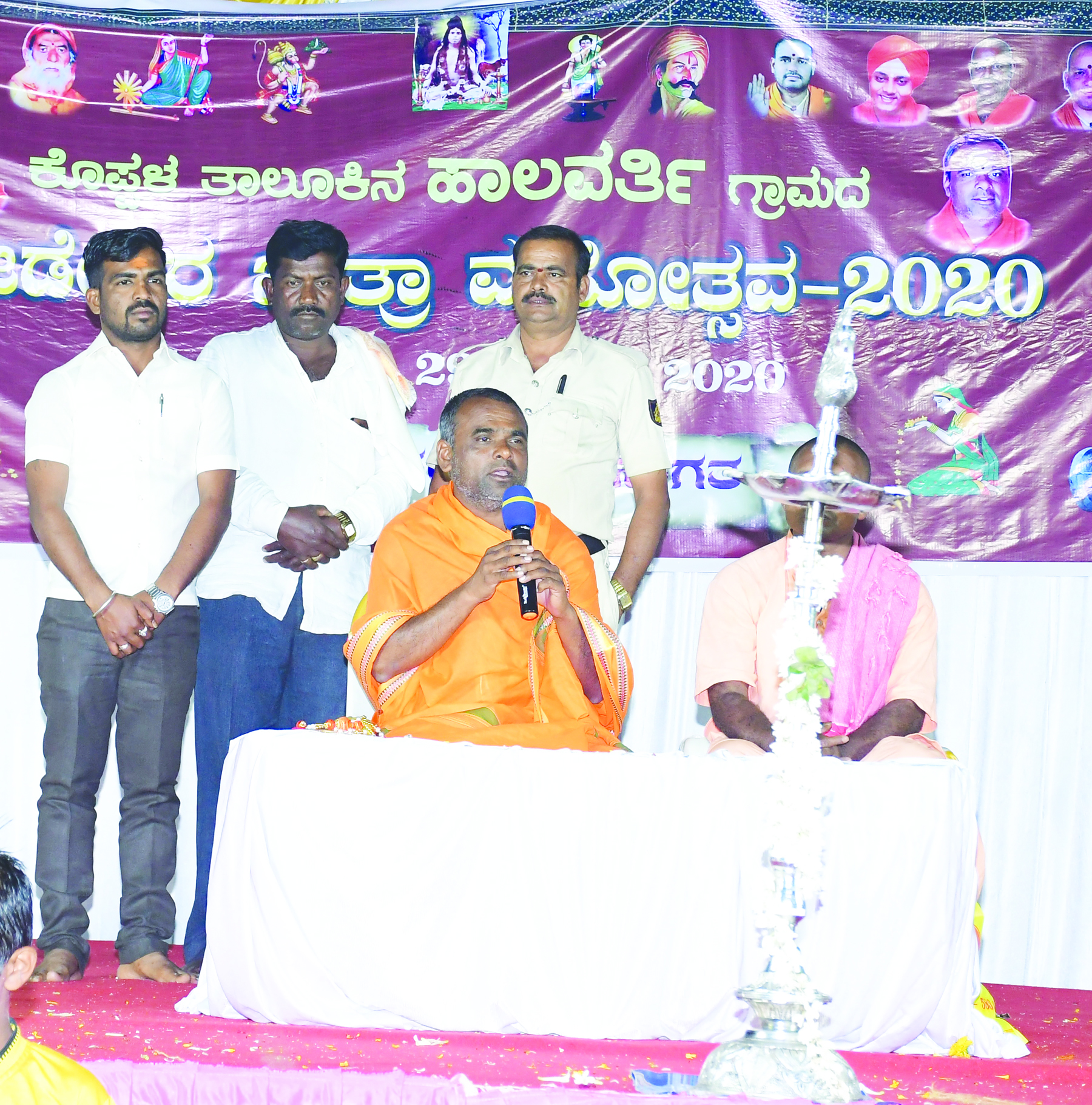 ವಿದ್ಯಾರ್ಥಿಗಳು ಸಂಸ್ಕಾರವಂತರಾಗಬೇಕು: ಶಿವಸಿದ್ಧೇಶ್ವರ ಮಹಾಸ್ವಾಮಿಗಳು