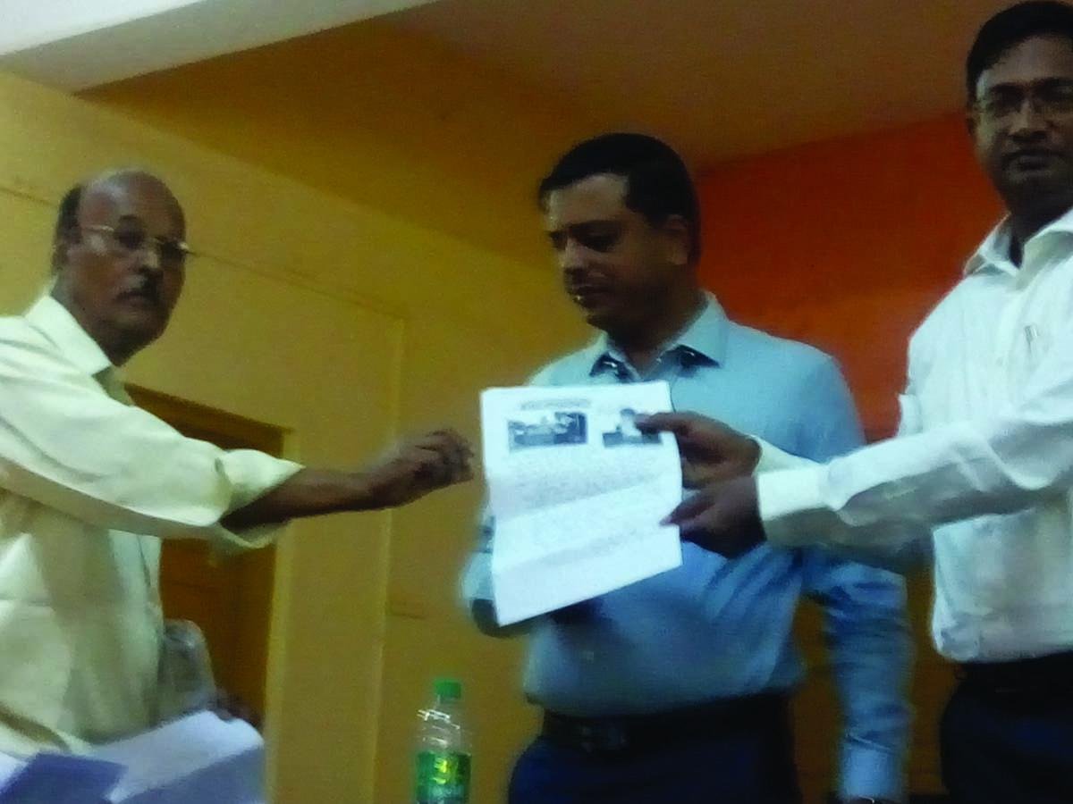 ಹುತಾತ್ಮರಾದ ವೀರಕಲ್ಲಿಗೆ ಬಣ್ಣ ಹಚ್ಚಿ ಹೆಸರು ಕಾಣುವಂತೆ ಮಾಡಬೇಕೆಂದು ಆಗ್ರಹಿಸಿ ಮನವಿ