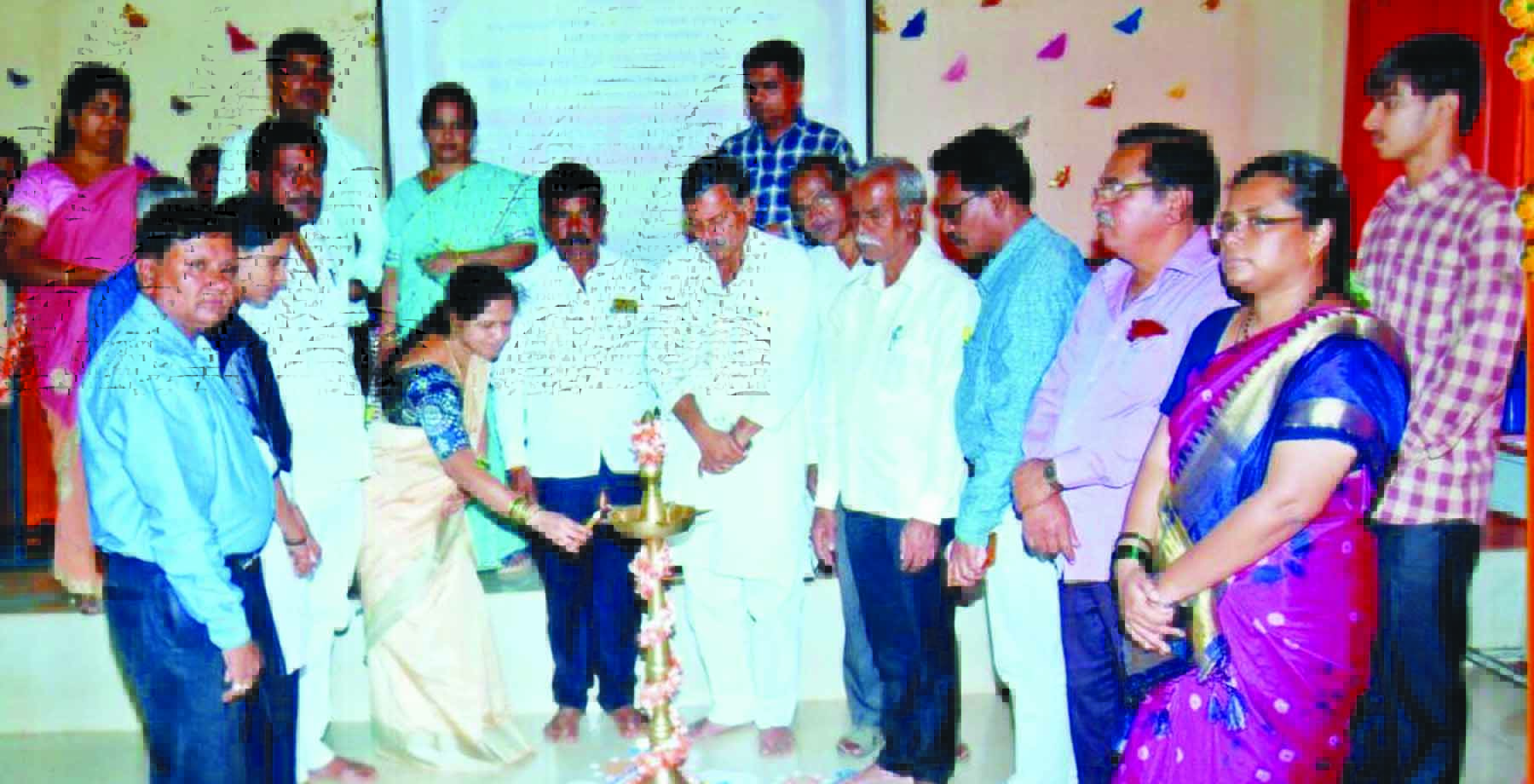 ಆಂಗ್ಲ, ಗಣಿತ ವಿಷಯಕ್ಕೆ ಹೆಚ್ಚು ಪ್ರ್ರಾಧಾನ್ಯತೆ ನೀಡಿ: ಪುಡಕಲಕಟ್ಟಿ