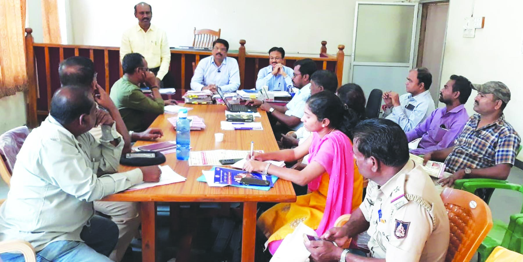 ಸಾರ್ವಜನಿಕರ ಕುಂದುಕೊರತೆ ಪರಿಹರಿಸಲು ಸಭೆ