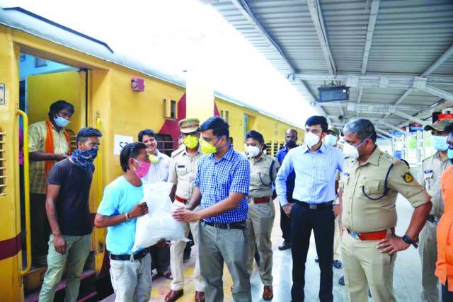 ಶ್ರಮಿಕ ರೈಲಿನ ಮೂಲಕ ಬಿಹಾರನತ್ತ 1452 ವಲಸಿಗರು