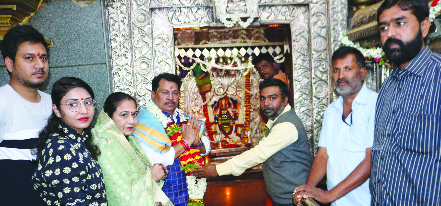 ಯಲ್ಲಮ್ಮ ದೇವಿ ದರ್ಶನ ಪಡೆದ ಸಚಿವ ವಿಜಯ ವಾಡೆತ್ತಿವಾರ