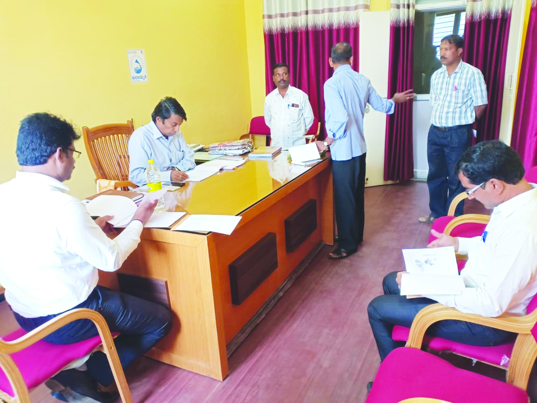 ಜಿಲ್ಲಾ ಪೊಲೀಸ್ ಕಾರ್ಯಾಲಯದಲ್ಲಿ ಶಾಂತಿ ಸಭೆ