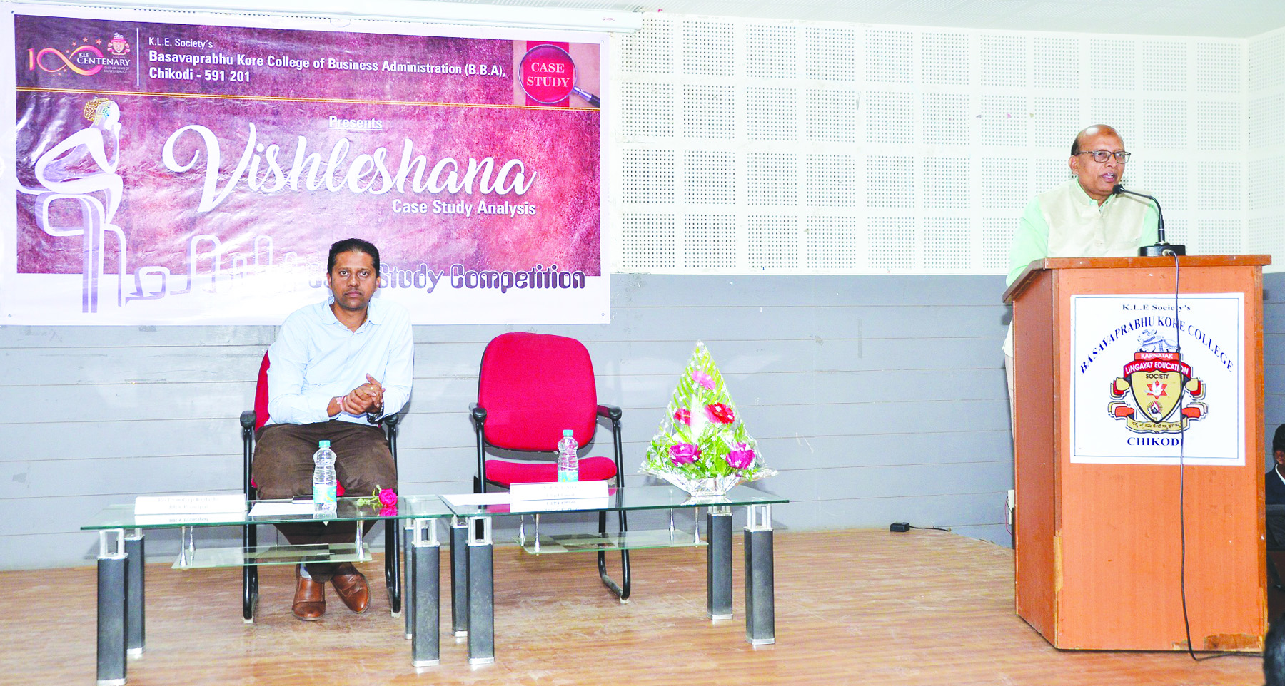 'ಕಲಾತ್ಮಕ ಜ್ಞಾನ ಹೊಂದಿ ಜನರಿಗೆ ಹೊಸ ವಿಷಯ ತಿಳಿಸಬೇಕು'