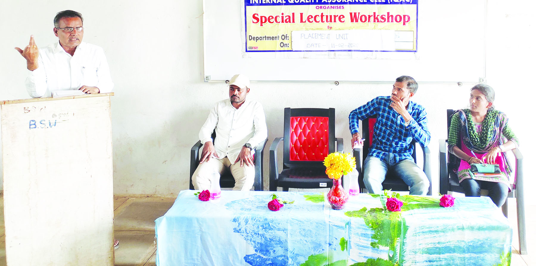 ಸ್ವಯಂ ಉದ್ಯೋಗಕ್ಕೆ ಆದ್ಯತೆ ನೀಡಬೇಕು: ಪ್ರೊ. ಮಂಟೂರ