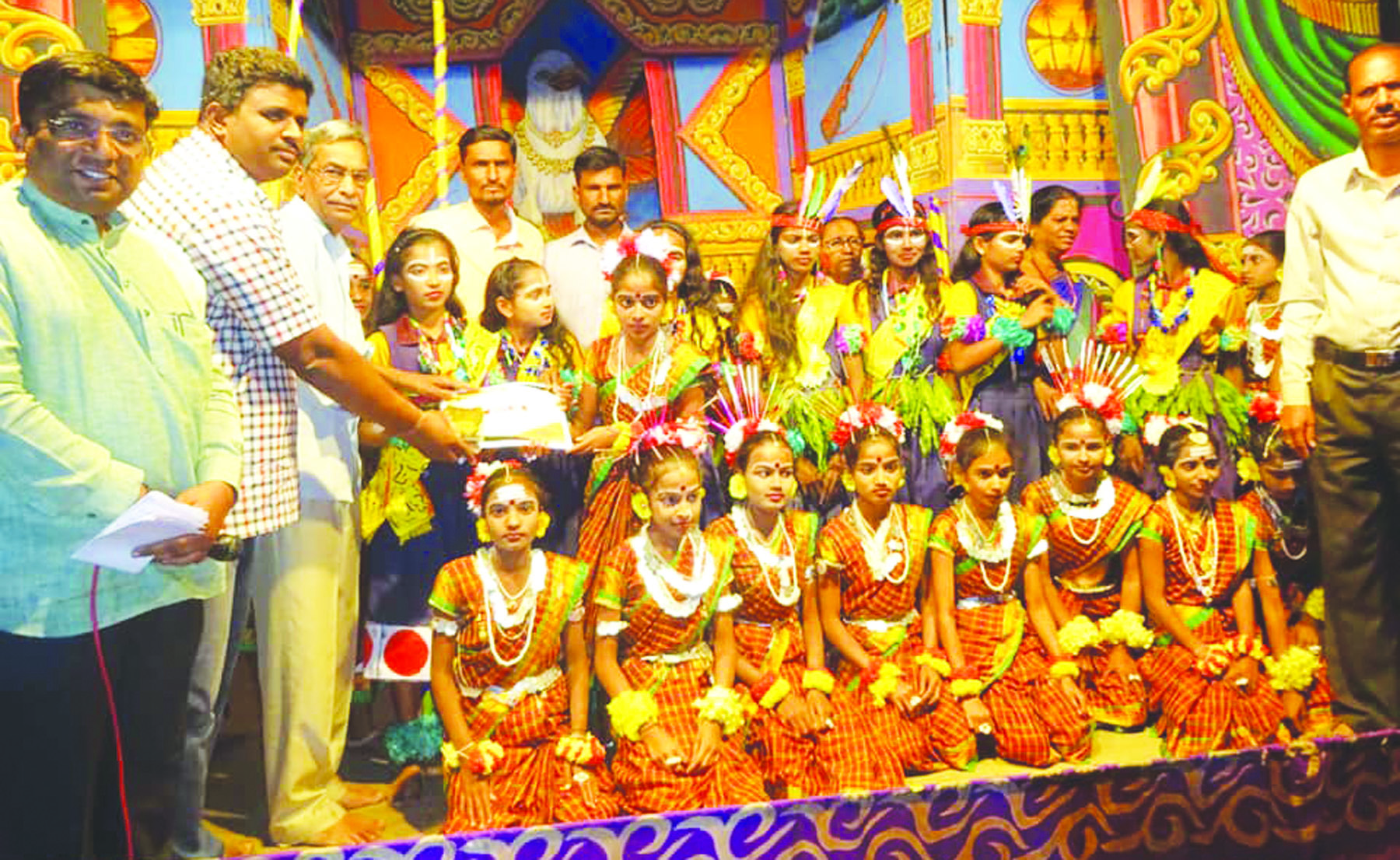 ಸಮೂಹ ನೃತ್ಯದಲ್ಲಿ ಕೊಳವಿ ಶಾಲೆ ಪ್ರಥಮ