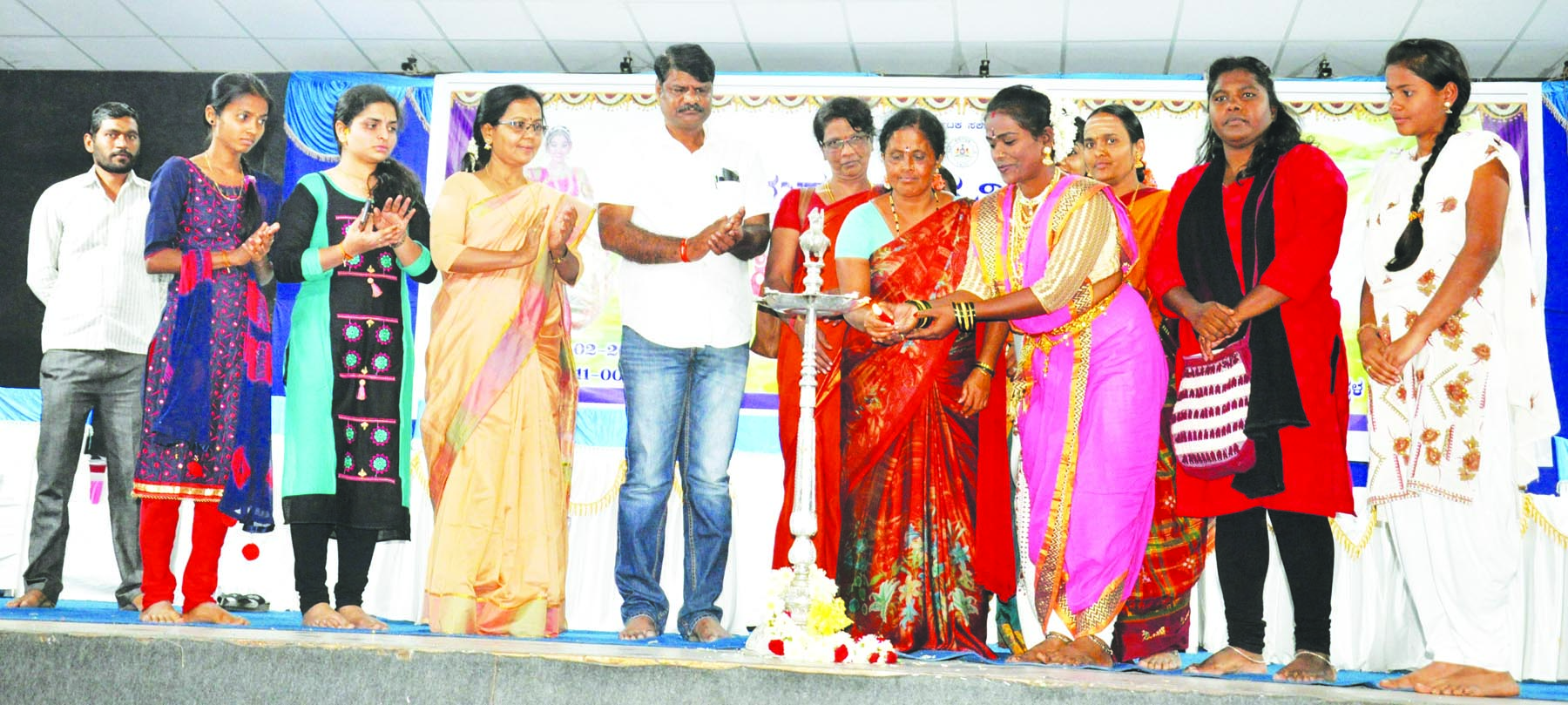 ಮಹಿಳಾ ಪ್ರತಿಭೆ ಅನಾವರಣಕ್ಕೆ ಸಂಸ್ಕೃತಿ ಇಲಾಖೆ ಬದ್ಧ: ರಂಗಣ್ಣವರ