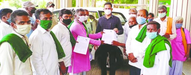 ರಂಗನಬೆಟ್ಟ ಸಂಪರ್ಕ ರಸ್ತೆ ಮೇಲ್ಸೇತುವೆ ನಿರ್ಮಾಣಕ್ಕೆ  ಆಗ್ರಹಿಸಿ ಮನವಿ