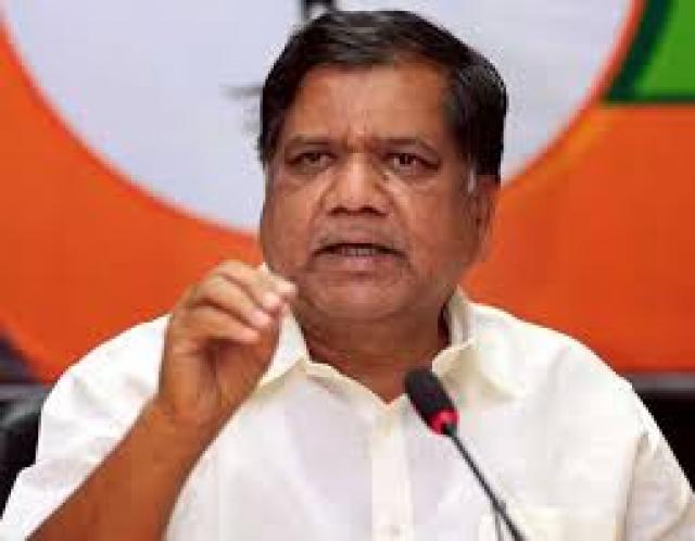 ಧರ್ಮಗುರುಗಳು, ಜನಪ್ರನಪ್ರತಿನಿಧಿಗಳು ಬ್ರೇನ್ ವಾಷ್ ಮಾಡಬಾರದು: ಶೆಟ್ಟರ್