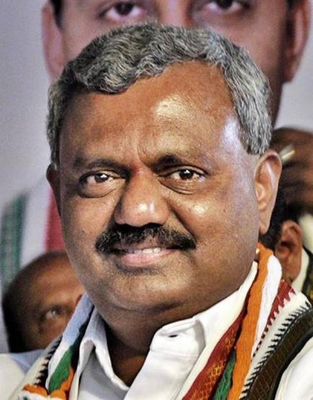  ಹೊರ ರಾಜ್ಯದಿಂದ ಬಂದವರ ಕ್ವಾರಂಟೇನ್  ಕಡ್ಡಾಯ: ಮಂಡ್ಯದಿಂದ ಬರುವವರ ಮೇಲೆ ನಿಗಾ: ಎಸ್.ಟಿ.ಸೋಮಶೇಖರ್