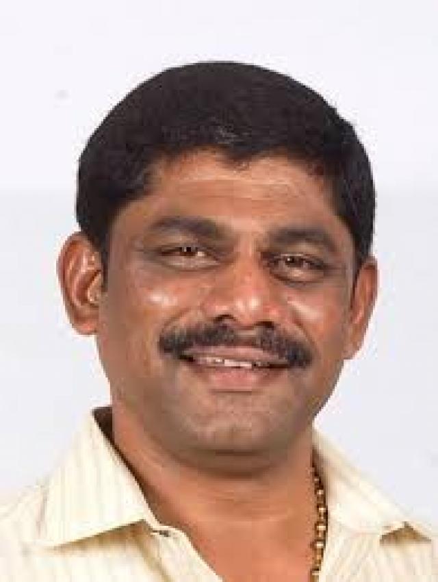 ದ್ವಿತೀಯ ಪಿಯುಸಿ ಪರೀಕ್ಷೆ ಹಿನ್ನೆಲೆ ಪರೀಕ್ಷಾ ಕೇಂದ್ರಗಳಿಗೆ ಭೇಟಿ ನೀಡಿ ಪರಿಶೀಲಿಸಿದ ಶಿಕ್ಷಣ ಸಚಿವ ಸುರೇಶ್ ಕುಮಾರ್ 