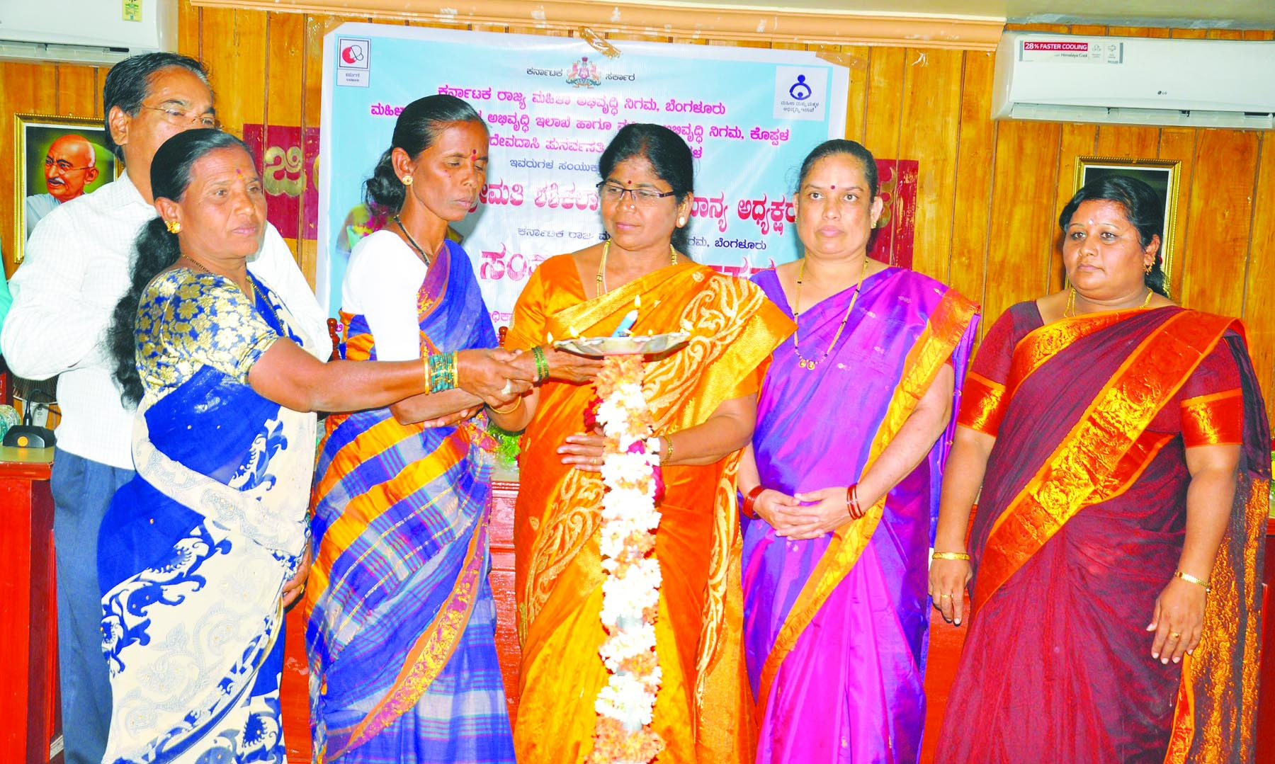 ನಿಗಮದ ಸೌಲಭ್ಯಗಳನ್ನು ಸದುಪಯೋಗಪಡಿಸಿಕೊಳ್ಳಿ:  ಕರ್ನಾಟಕ ರಾಜ್ಯ ಮಹಿಳಾ ಅಭಿವೃದ್ಧಿ ನಿಗಮದ ಅಧ್ಯಕ್ಷೆ ಶಶಿಕಲಾ