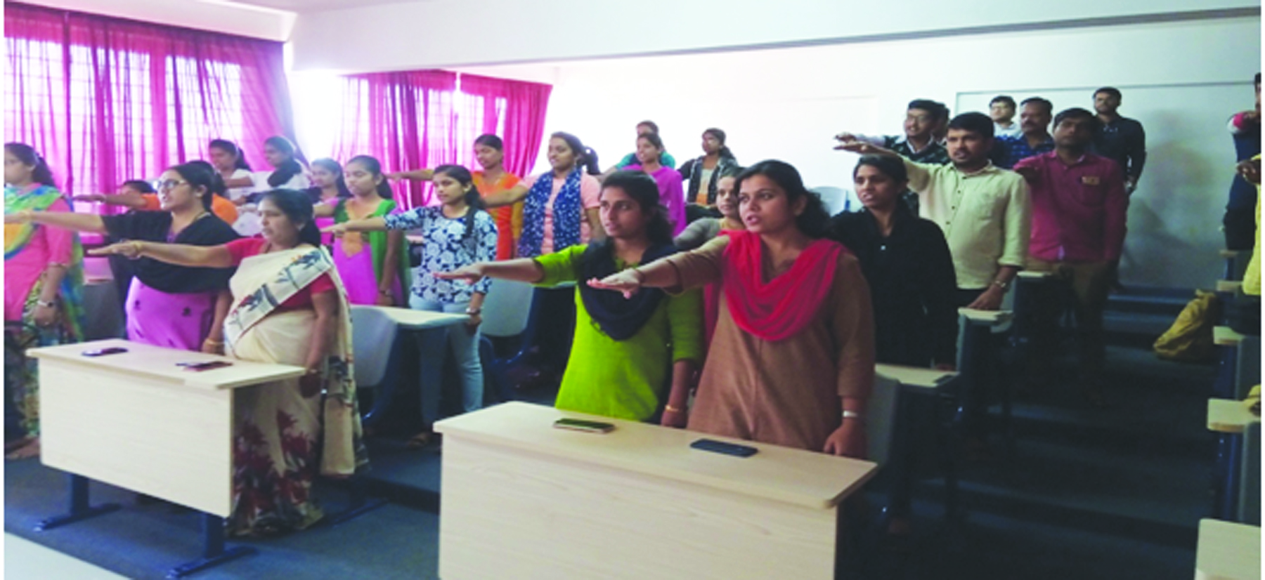 ವಿದ್ಯಾಥರ್ಿಗಳು ಸಮಯವ್ಯರ್ಥ ಮಾಡಬಾರದು: ನಿಪ್ಪಾಣಿಕರ 