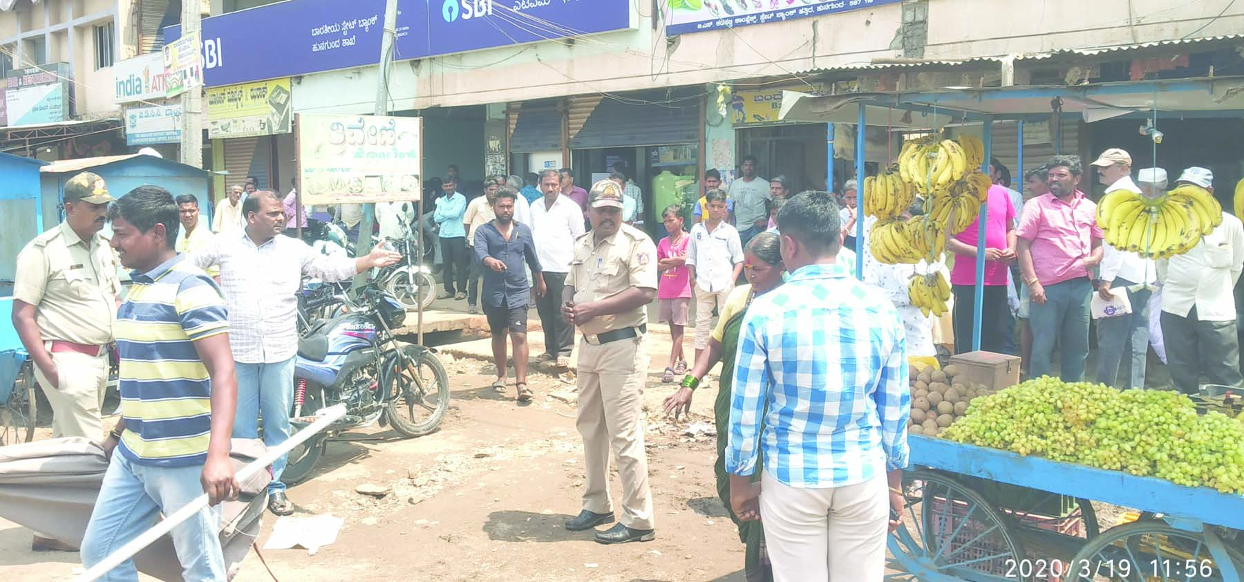 ಕೊರೊನ ಎಫೆಕ್ಟ್: ಬೀದಿ ವ್ಯಾಪಾರಸ್ಥರ ತೆರವು ಕಾರ್ಯಾಚರಣೆ