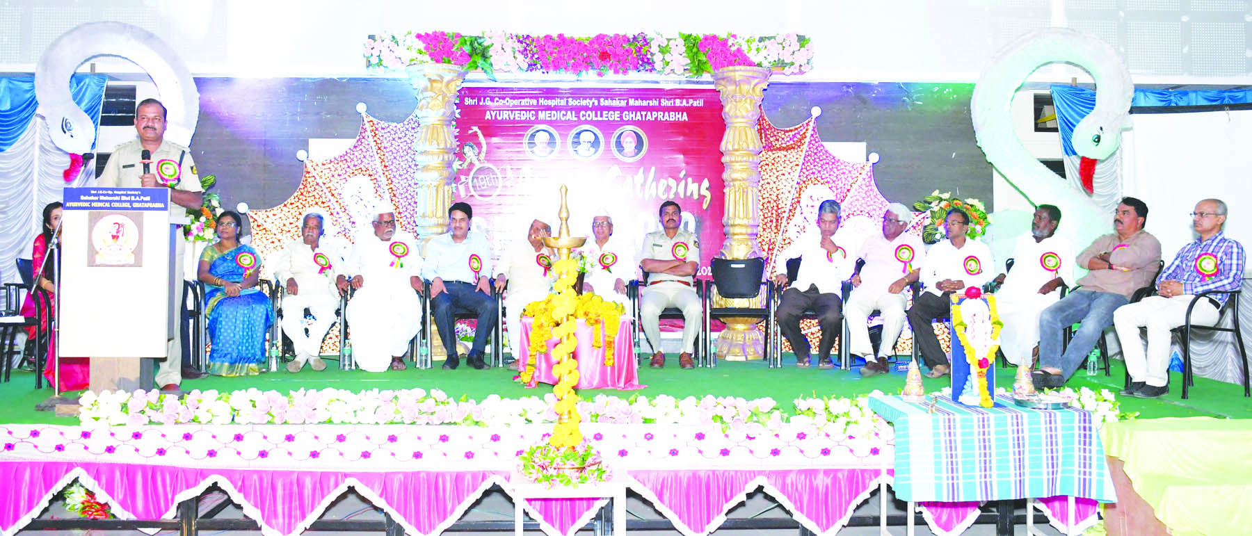 ಘಟಪ್ರಭಾ: 'ಯುವಕರು ಸಮಾಜದ ಒಳತಿಗಾಗಿ ಶ್ರಮಿಸಬೇಕು' 