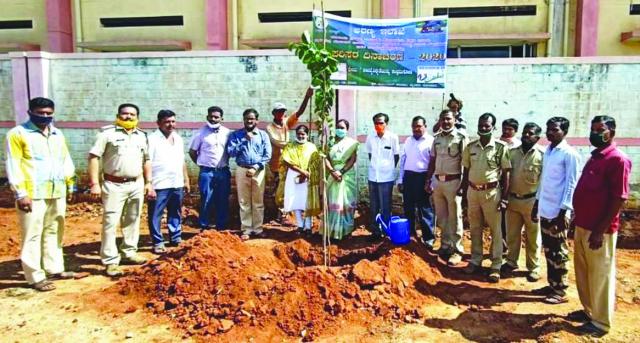ಮಾರಕರೋಗದ ನಡುವೆ ಪರಿಸರ ರಕ್ಷಣೆ ಮೌನ ಕ್ರಾಂತಿಯಾಗಲಿ: ಜೋಷಿ