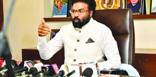 ಮಹಿಳ ಮೇಲೆ ಆಸಿಡಾ ದಾಳಿ: ಕಾನೂನು ಕ್ರಮ ಕೈಗೊಳ್ಳಲು  ಮನವಿ