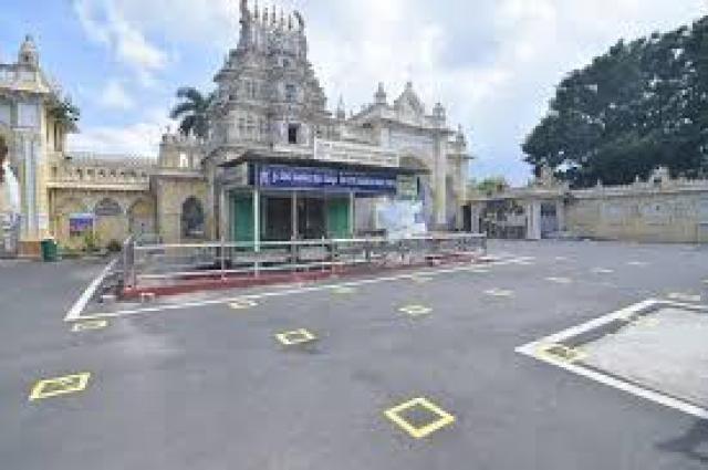 ಚಾಮುಂಡಿ ಬೆಟ್ಟದಲ್ಲಿ ನಾಡಅಧಿದೇವತೆಯ ವಿಜೃಂಭಣೆಯ ರಥೋತ್ಸವ 