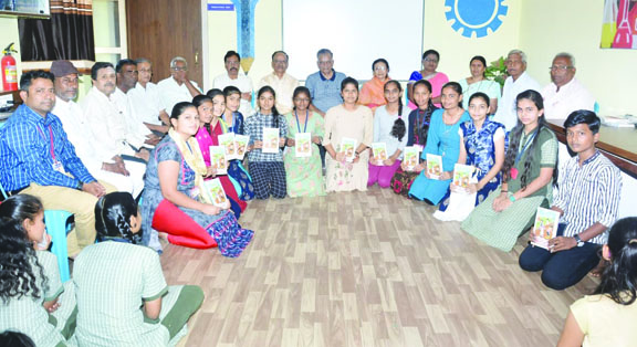 ಮೋದಿ ಬರೆದ ಪುಸ್ತಕ ಮಕ್ಕಳಿಗೆ ಗಿಫ್ಟ್