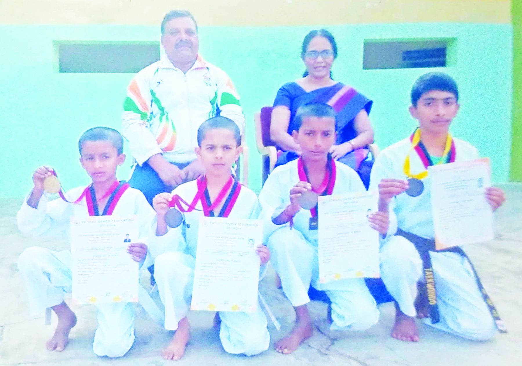 ಗದಗ: ತಾಲೂಕು ಮಟ್ಟದಲ್ಲಿ ಚಿತ್ರಕಲಾ ಶಿಕ್ಷಕರಿಂದ ಚಿತ್ರ ಬಿಡಿಸುವ ಸ್ಪರ್ಧೆ 