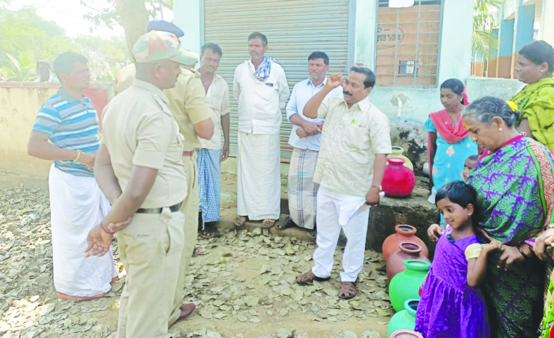 ಮುಷ್ಟೂರಲ್ಲಿ ಟ್ರಾನ್ಸ್ಪಾರ್ಮರ್ ಭಸ್ಮ: ಅಧಿಕಾರಿಗಳ ಸ್ಪಂಧನೆಗೆ ನಾಗರೀಕರ ಅಭಿನಂದನೆ.