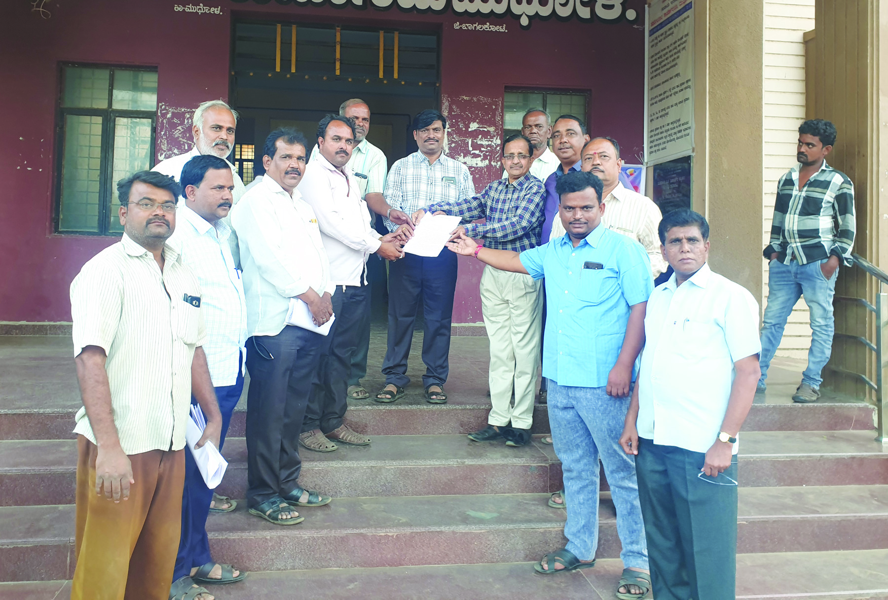 ಪತ್ರಕರ್ತರಿಗೆ ಧಮಕಿ ಹಾಕಿದ ನಗರಸಭೆ ಪೌರಾಯುಕ್ತ