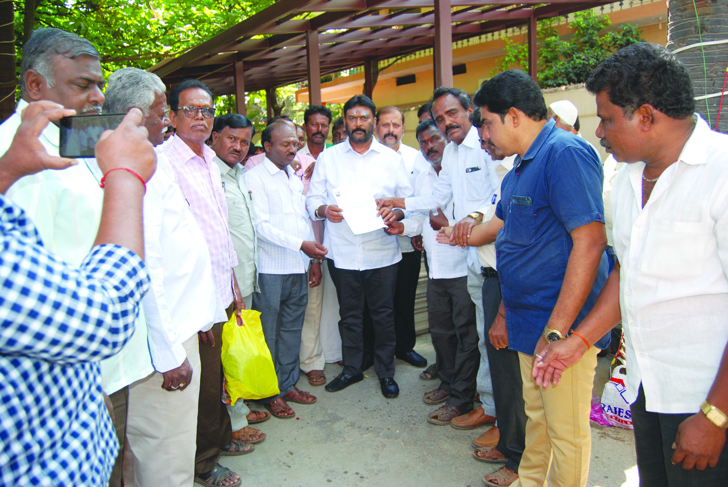 ಹೊಸಪೇಟೆ: ಬಜೆಟ್ನಲ್ಲಿ ಹೆಚ್ಚಿನ ಅನುದಾನಕ್ಕೆ ಒತ್ತಾಯ