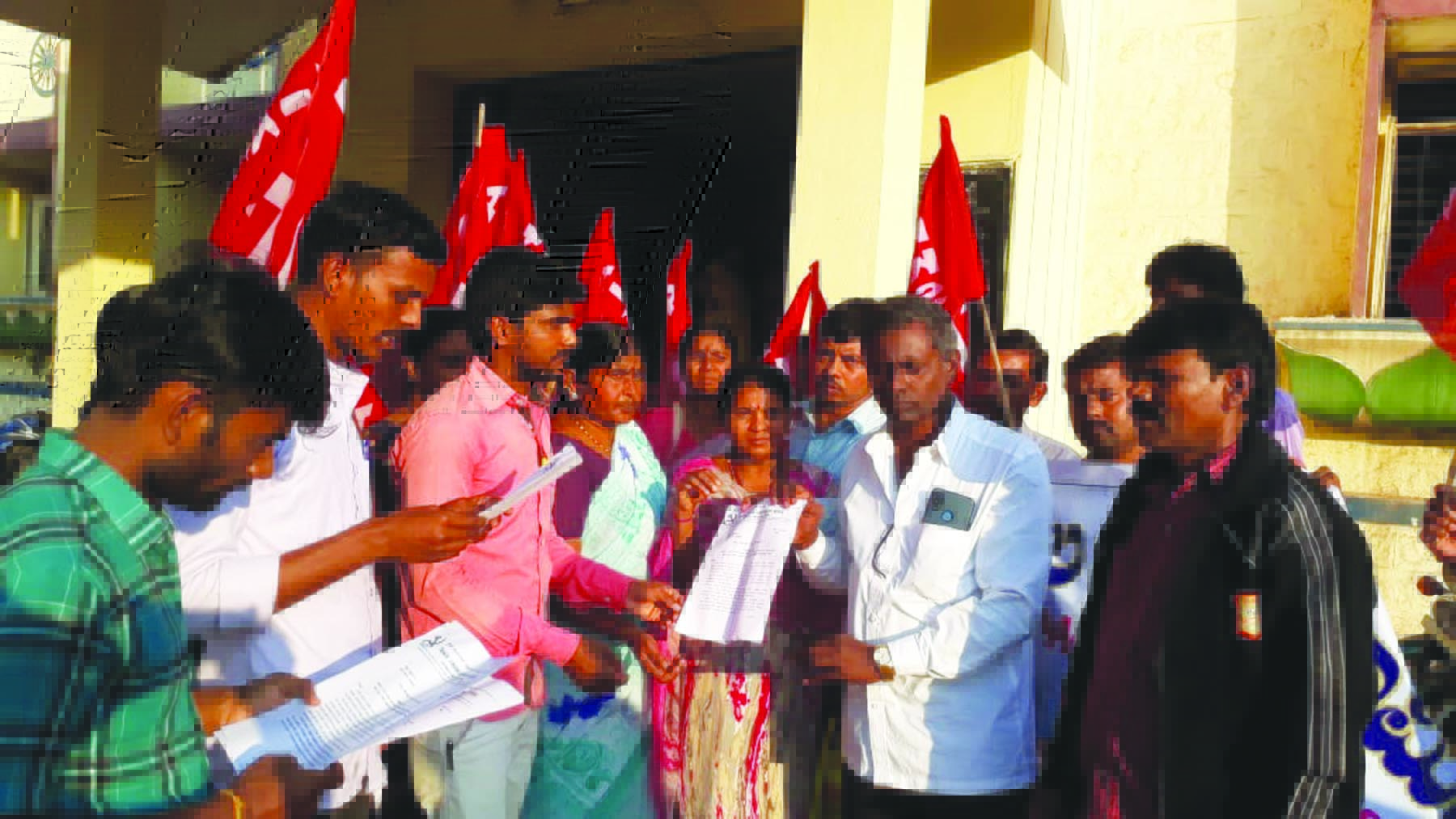 ಭಾರತ್ ಬಂದ್ಗೆ ಕರೆ: ಕೊಪ್ಪಳ ಜಿಲ್ಲೆಯಲ್ಲಿ ಮಿಶ್ರ ಪ್ರತಿಕ್ರಿಯೆ