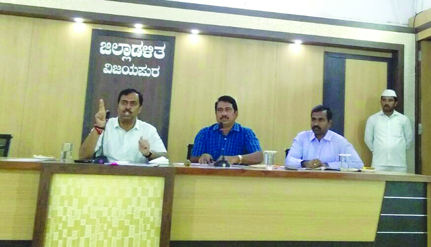ವಿಜಯಪುರ: ಬಹುಹಳ್ಳಿ ಕುಡಿಯುವ ನೀರಿನ ಯೋಜನೆ ಪೂರ್ಣಗೊಳಿಸಲು ಸೂಚನೆ