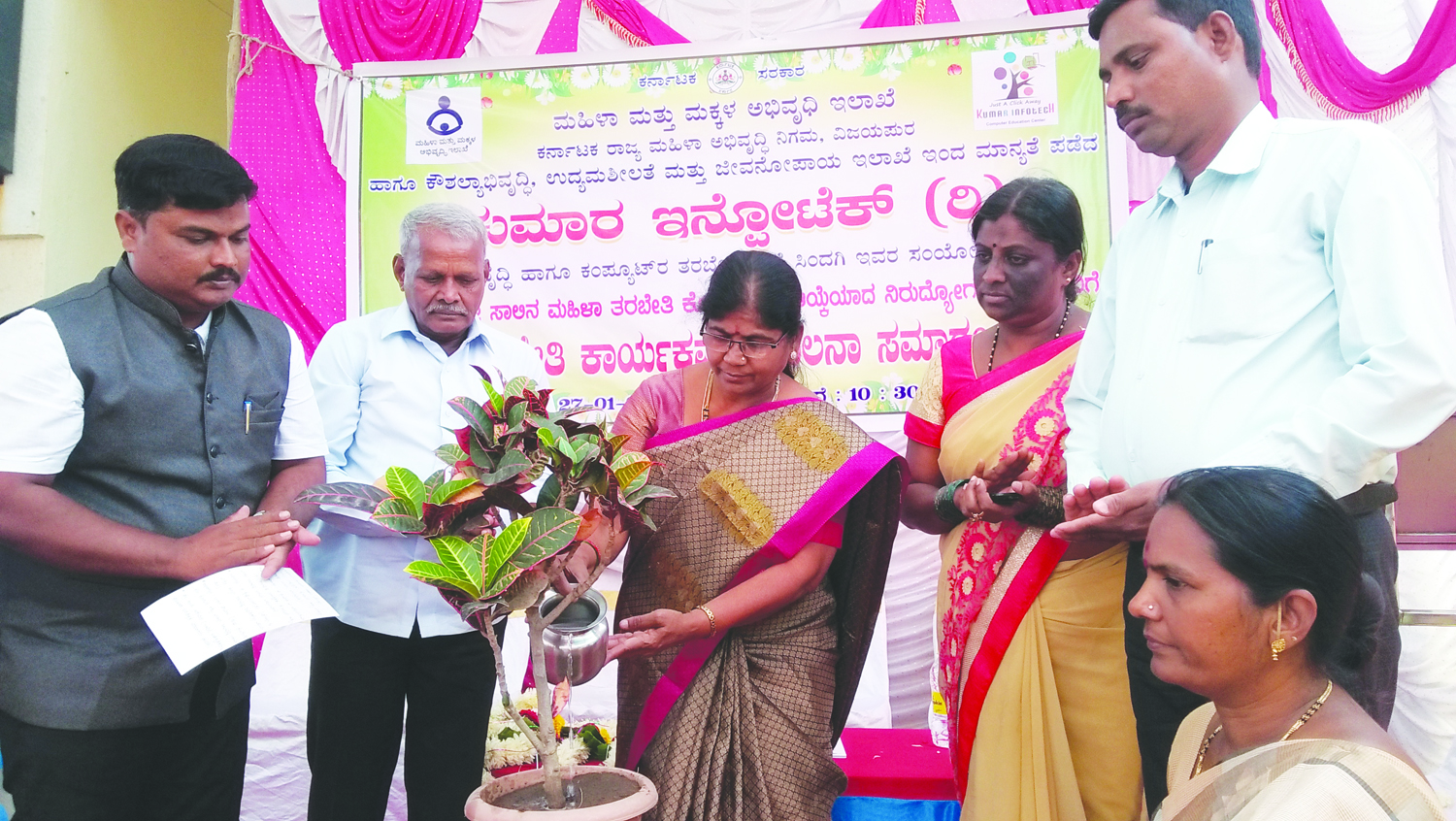ಸಿಂದಗಿ: ಯುವತಿಯರು ಉತ್ತಮ ಸಾಧಕರಾಗಲು ಶಶಿಕಲಾ ಚಿಂಗಳೆ ಕರೆ