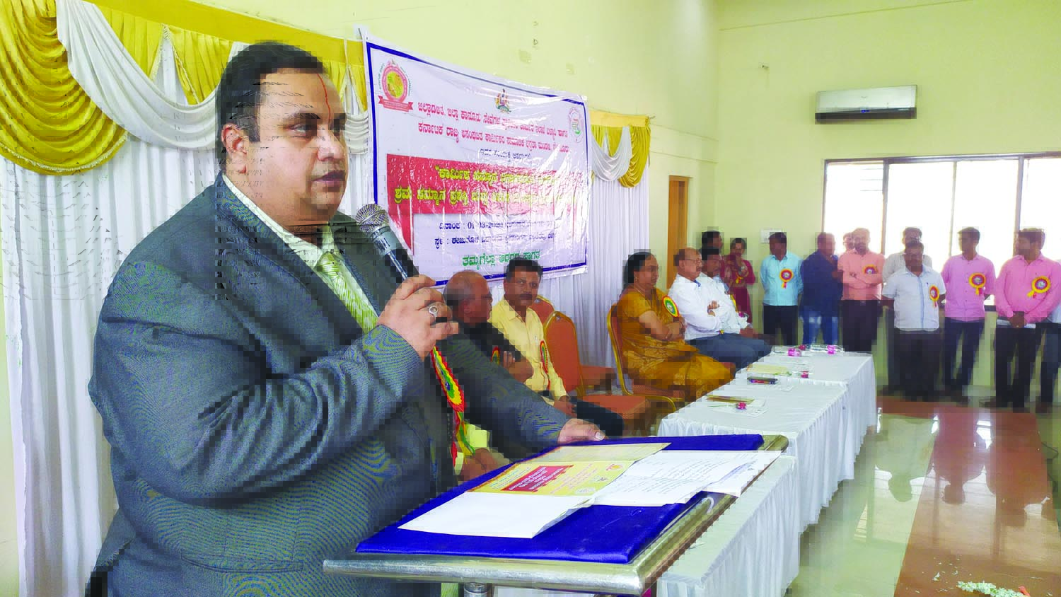 ಬಳ್ಳಾರಿ: ಸಮಾಜದಲ್ಲಿ ಕಾರ್ಮಿಕರ ಪಾತ್ರ ಮಹತ್ವದ್ದು