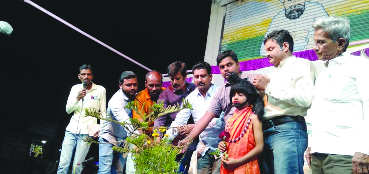 ಬಳ್ಳಾರಿ: ಮಾಧ್ಯಮಗಳಿಂದ ಅಳಿವಿನಂಚಿನಲ್ಲಿ ರಂಗಭೂಮಿ