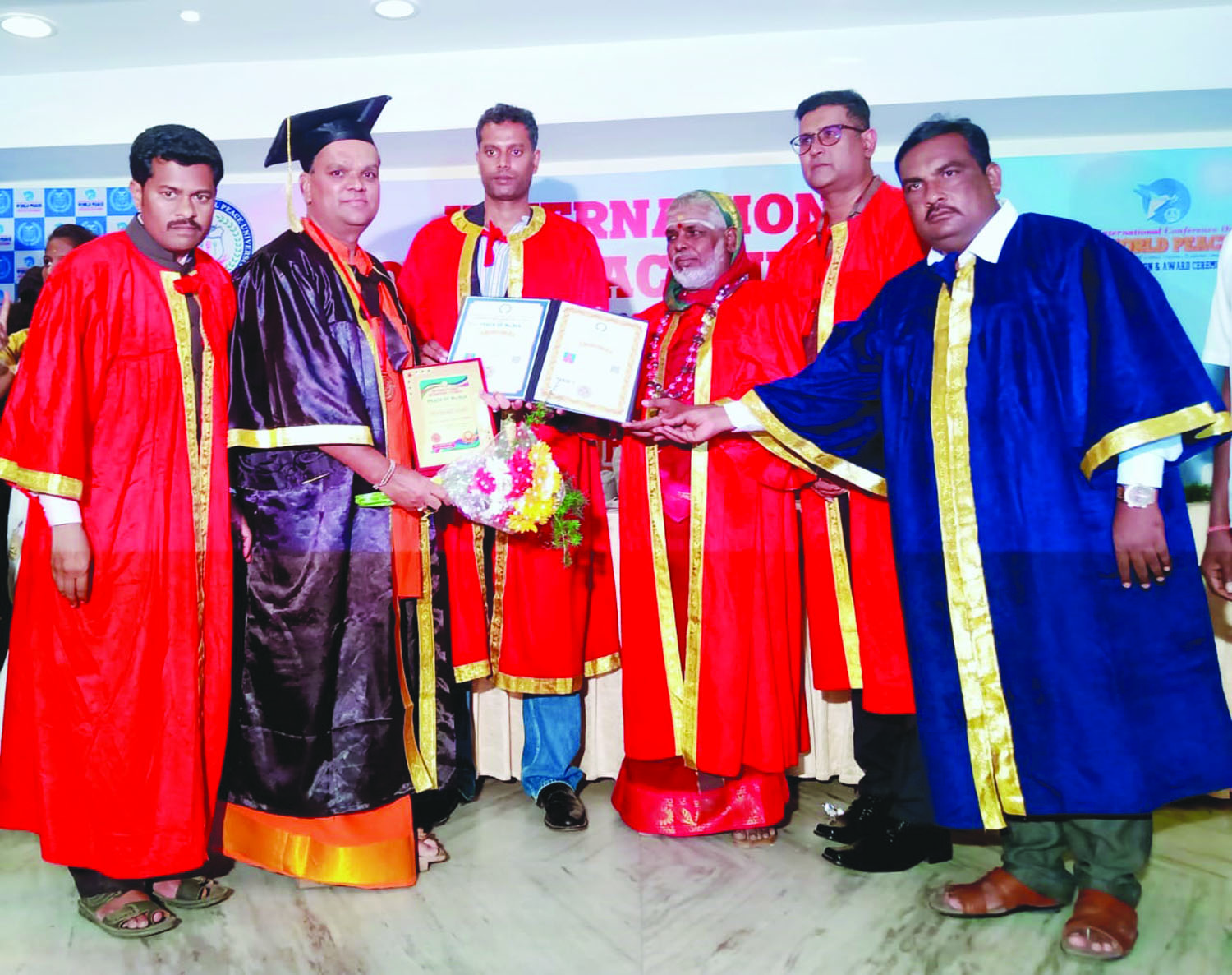 ಹೂವಿನಹಡಗಲಿ: ಮಾನಿಹಳ್ಳಿ ಶ್ರೀಗಳಿಗೆ ಡಾಕ್ಟರೇಟ್