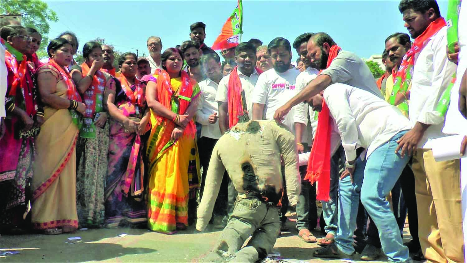 ಹೊಸಪೇಟೆ: ಹಿಂದೂಪರ ಸಂಘಟನೆಯಿಂದ ಪ್ರತಿಭಟನೆ