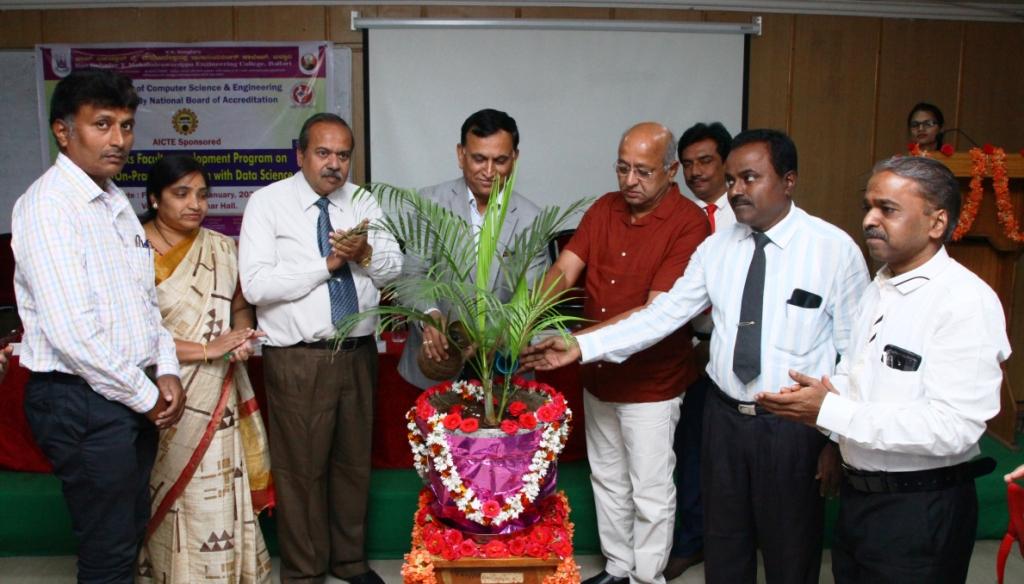 ಬಳ್ಳಾರಿ: ಹ್ಯಾಂಡ್ಸ್ ಆನ್ ಪ್ರಾಕ್ಟಿಸ್ ವಿತ್ 'ಪೈಥಾನ್ ಕಾರ್ಯಕ್ರಮ