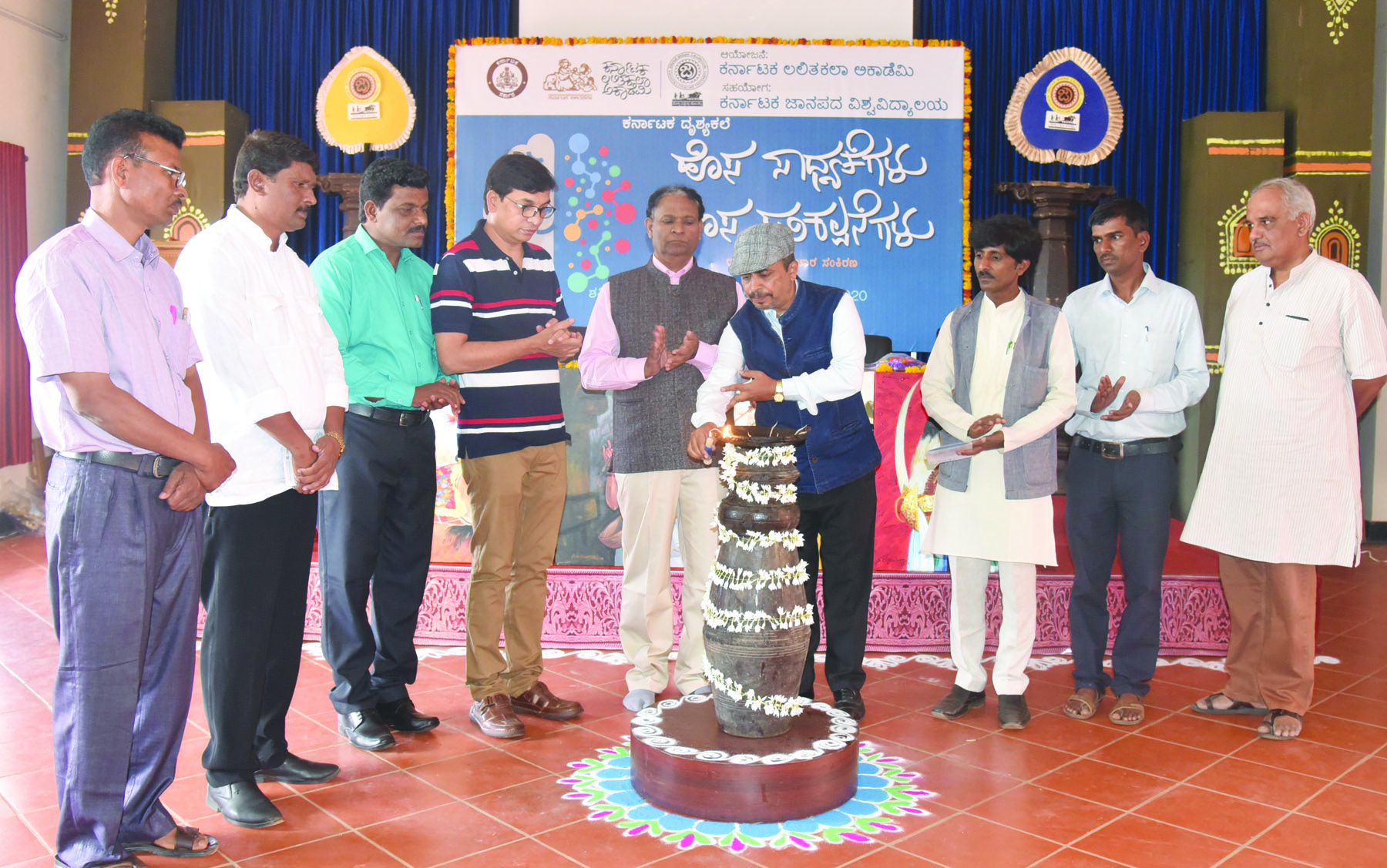 ಕಲಾವಿದರು ಕಲಾಕೃತಿಗಳಲ್ಲಿ ಸಮಕಾಲಿನ ಹೊಸ ಪರಿಕಲ್ಪನೆಗಳನ್ನು ತರಬೇಕು : ಪ್ರೊ. ಡಿ. ಬಿ. ನಾಯಕ