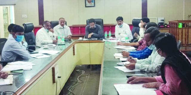 ಆರೋಗ್ಯ ತಪಾಸಣೆ ಮಾಹಿತಿಗಳನ್ನು ಸಕಾಲದಲ್ಲಿ ನಿಗದಿತ ತಂತ್ರಾಂಶದಲ್ಲಿ ಅಳವಡಿಸಿ: ಜಿಲ್ಲಾಧಿಕಾರಿ