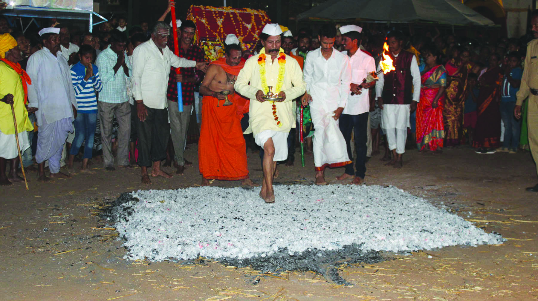 ಕೋಟೆಕಲ್ ಜಾತ್ರೆ : ಅಗ್ನಿ ಪ್ರವೇಶೋಲ್ಲಂಘನ