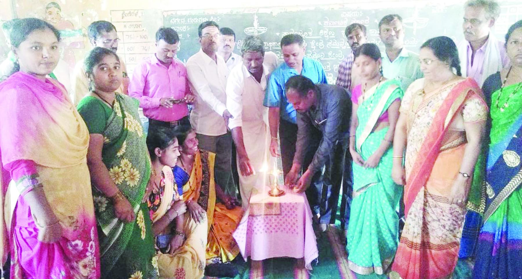 ಮಾಕನೂರು ಶಾಲೆಯಲ್ಲಿ ಕ್ಲಷ್ಟರ್ಮಟ್ಟದ ಶಾಲಾ ಉತ್ಸುವಾರಿ ತರಬೇತಿ