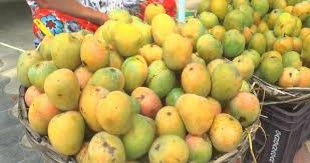 ಮಾವಿನಹಣ್ಣು ಸಾಗಿಸುತ್ತಿದ್ದ ಲಾರಿ ಉರುಳಿ, ಐವರು ವಲಸೆ ಕಾರ್ಮಿಕರ ಸಾವು