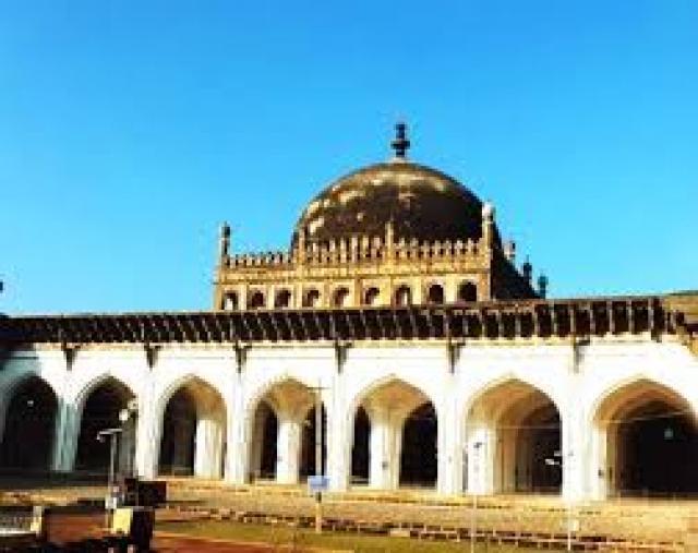ಸಾಮೂಹಿಕ ನಮಾಜ್ ಮಾಡಿದ 24 ಮಂದಿ, ಮಸೀದಿಗೆ ನುಗ್ಗಿ ಗಲಾಟೆ ಮಾಡಿದ್ದ 22 ಮಂದಿಯ ಬಂಧನ