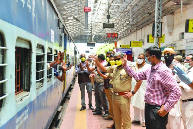 ಶ್ರಮಿಕ ರೈಲಿನ ಮೂಲಕ ಜಾರ್ಖಂಡದತ್ತ 1550 ವಲಸಿಗರು