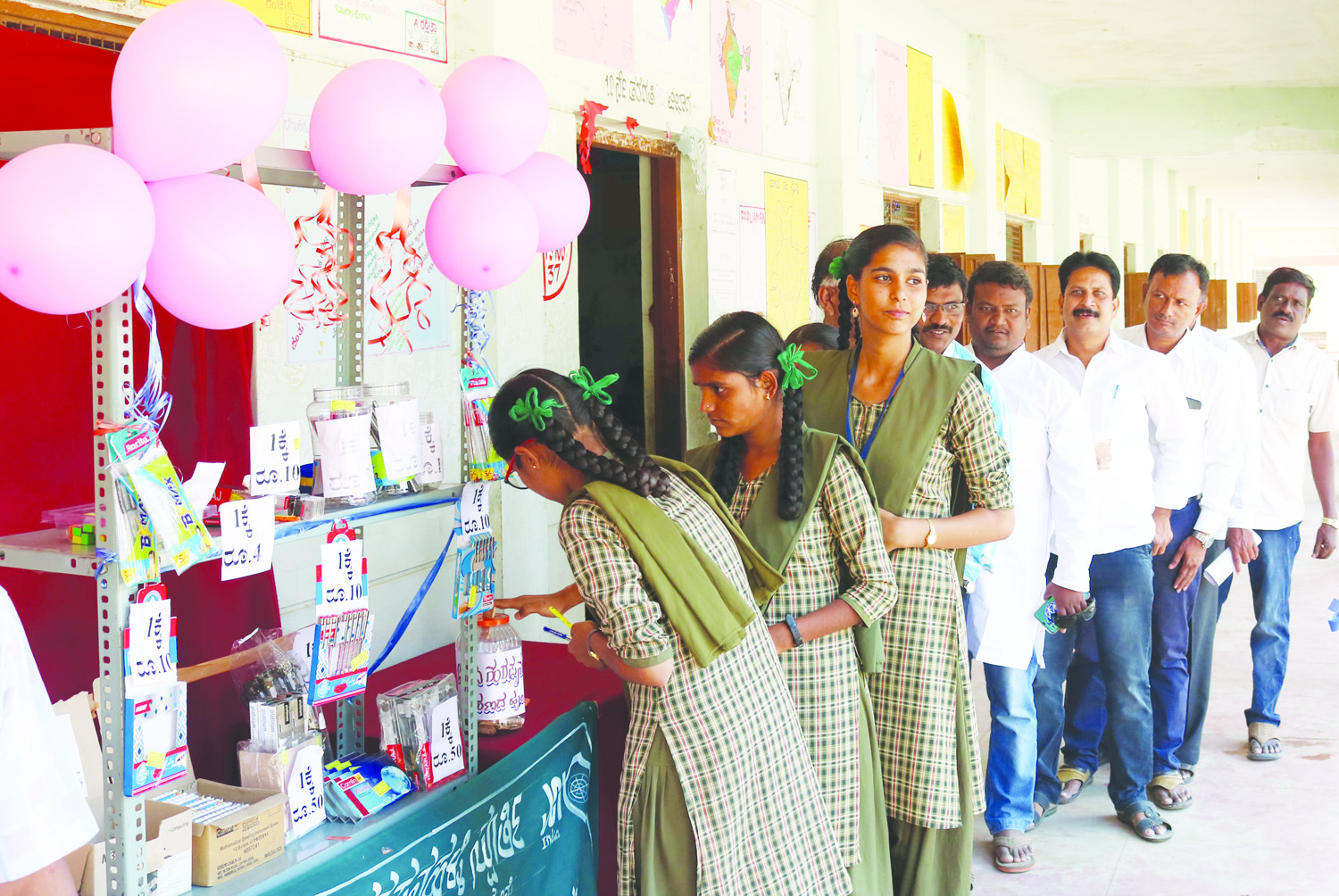 ಹರಪನಹಳ್ಳಿ:  ಶಾಲಾ-ಕಾಲೇಜುಗಳಲ್ಲಿ ರಾಷ್ಟ್ರೀಯ ಭಾವೈಕ್ಯತಾ ದಿನ