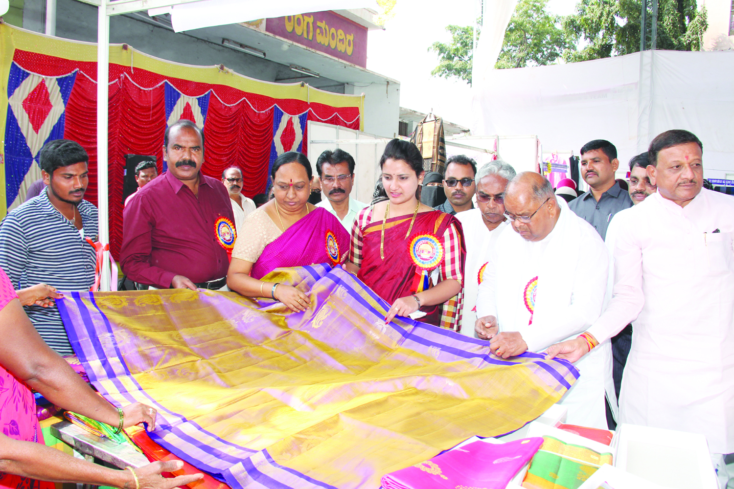 ಬಳ್ಳಾರಿ: ವಿಶೇಷ ಕೈಮಗ್ಗ ಮೇಳ ವಸ್ತ್ರ ವೈಭವ