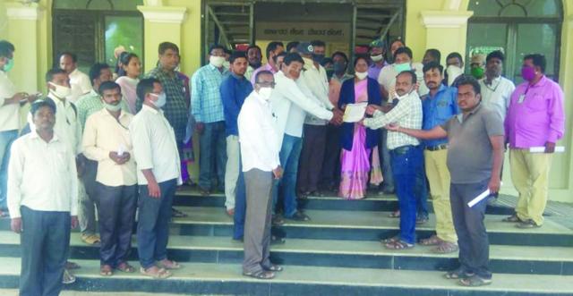 ಕರ್ತವ್ಯ ನಿರತ ಪುರಸಭೆಯ ಅಧಿಕಾರಿಯ ಮೇಲೆ ಹಲ್ಲೆ: ಕ್ರಮಕ್ಕೆ ಮನವಿ