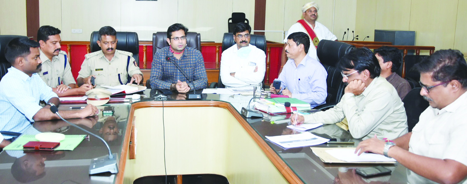 ಇಂದಿನಿಂದ ಹೋಟೆಲ್ಗಳಲ್ಲಿ ಪಾಸರ್್ಲ್ಗೆ ಮಾತ್ರ ಅವಕಾಶ: ಜಿಲ್ಲಾಧಿಕಾರಿ