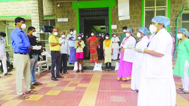 ಕೋವಿಡ್ ಜಿಲ್ಲಾಸ್ಪತ್ರೆಯಿಂದ 05 ಜನ ಗುಣಮುಖರಾಗಿ ಡಿಸ್ಚಾರ್ಜ್